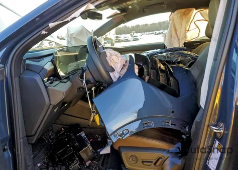 2025 Audi Q6 E-Tron Premium Plus z USA, uszkodzony, nr VIN WA124BGF5SA058213